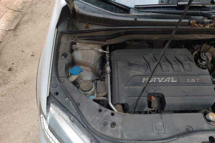 Used Haval H6 2015 Sport Edition 1.5T Automatic Two-Wheel Drive Luxury Model Engine Bay Right