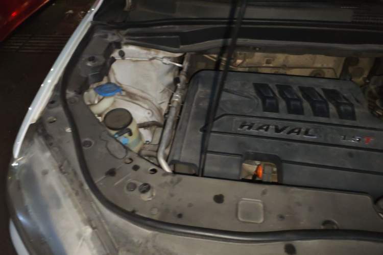 Used Haval H6 2015 Sport Edition 1.5T Automatic Two-Wheel Drive Luxury Model Engine Bay Right