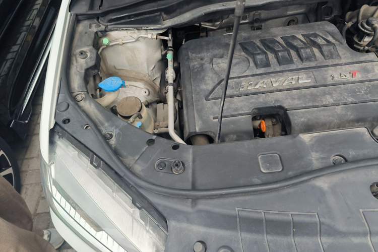 Used Haval H6 2015 Sport Edition 1.5T Automatic Two-Wheel Drive Luxury Model Engine Bay Right