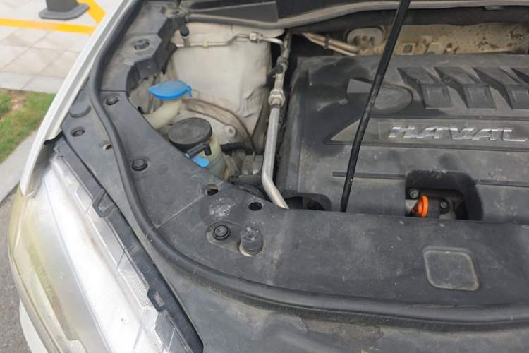 Used Haval H6 2015 Sport Edition 1.5T Automatic Two-Wheel Drive Luxury Model Engine Bay Right