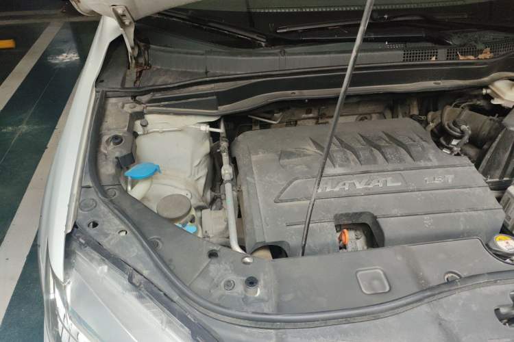 Used Haval H6 2015 Sport Edition 1.5T Automatic Two-Wheel Drive Luxury Model Engine Bay Right