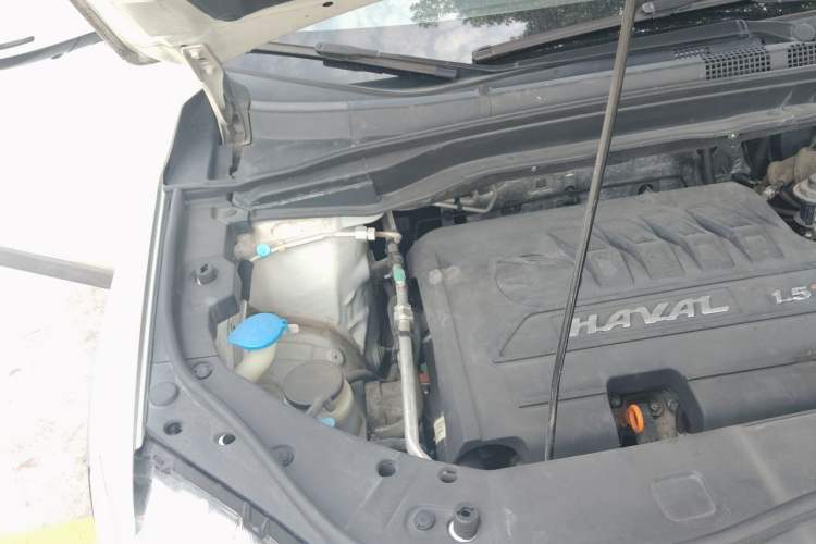 Used Haval H6 2015 Sport Edition 1.5T Automatic Two-Wheel Drive Luxury Model Engine Bay Right