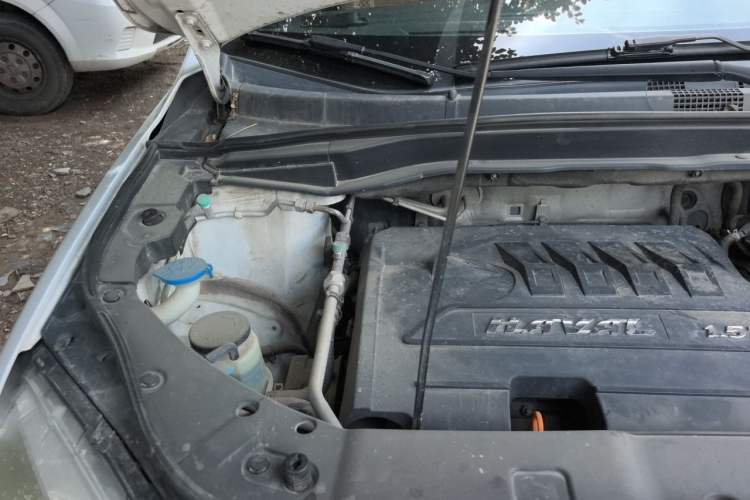 Used Haval H6 2015 Sport Edition 1.5T Automatic Two-Wheel Drive Luxury Model Engine Bay Right