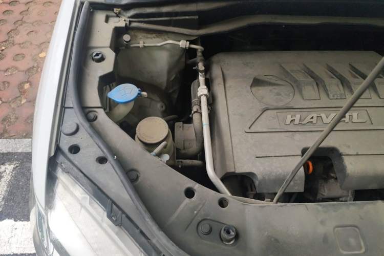 Used Haval H6 2015 Sport Edition 1.5T Automatic Two-Wheel Drive Luxury Model Engine Bay Right