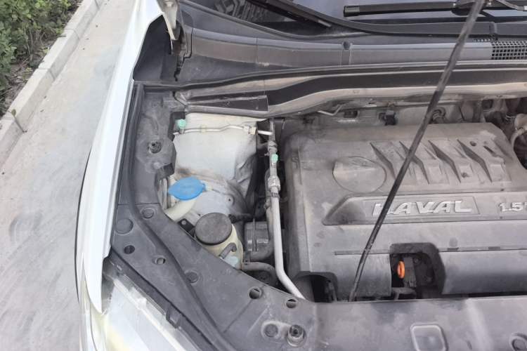 Used Haval H6 2015 Sport Edition 1.5T Automatic Two-Wheel Drive Luxury Model Engine Bay Right