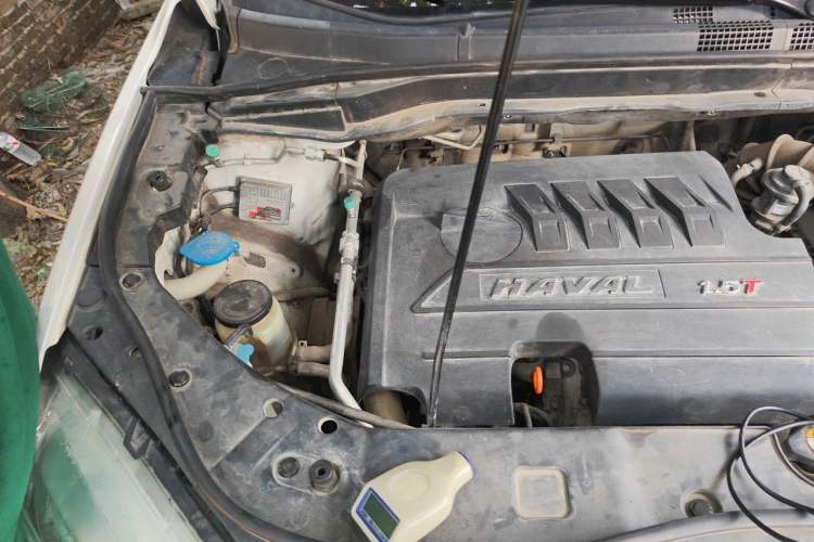Used Haval H6 2015 Sport Edition 1.5T Automatic Two-Wheel Drive Luxury Model Engine Bay Right