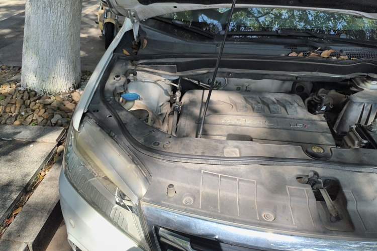 Used Haval H6 2015 Sport Edition 1.5T Automatic Two-Wheel Drive Luxury Model Engine Bay Right