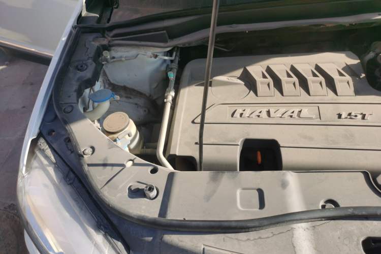 Used Haval H6 2015 Sport Edition 1.5T Automatic Two-Wheel Drive Luxury Model Engine Bay Right