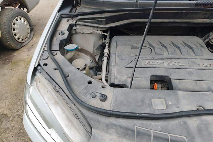Used Haval H6 2015 Upgraded Model 1.5T Manual Two-Wheel Drive Prestige Version Engine Bay Right