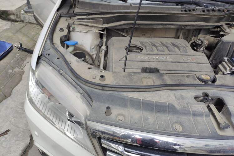 Used Haval H6 2015 Sport Edition 1.5T Automatic Two-Wheel Drive Luxury Model Engine Bay Right