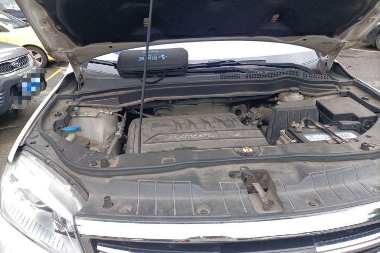 Used Haval H6 2015 Sport Edition 1.5T Automatic Two-Wheel Drive Luxury Model Engine Bay Right