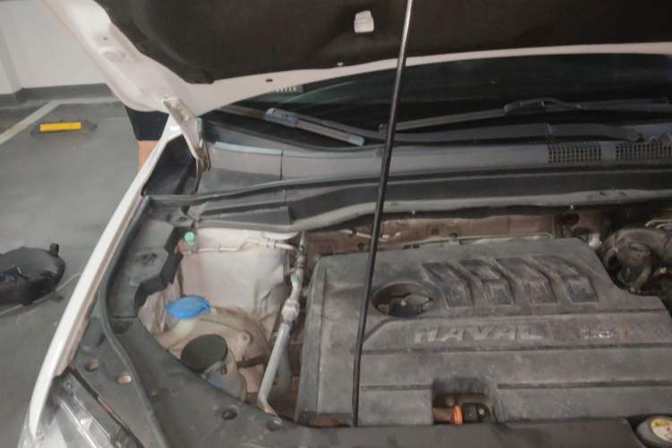 Used Haval H6 2015 Sport Edition 1.5T Manual Two-Wheel Drive Elite Model Engine Bay Right