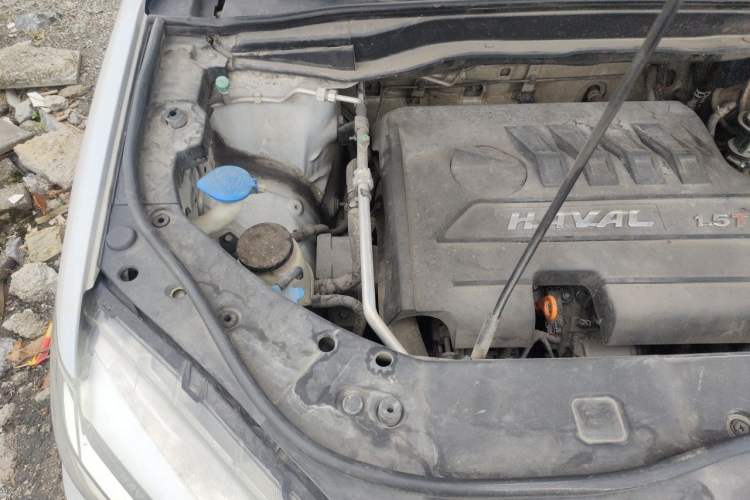 Used Haval H6 2015 Sport Edition 1.5T Automatic Two-Wheel Drive Luxury Model Engine Bay Right