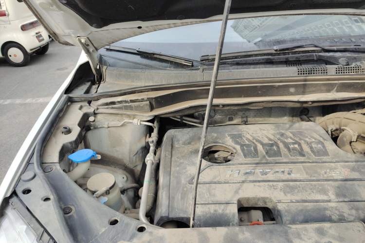Used Haval H6 2015 Sport Edition 1.5T Manual Two-Wheel Drive Elite Model Engine Bay Right