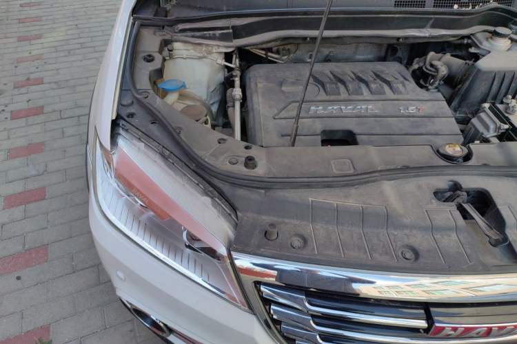 Used Haval H6 2015 Sport Edition 1.5T Automatic Two-Wheel Drive Luxury Model Engine Bay Right
