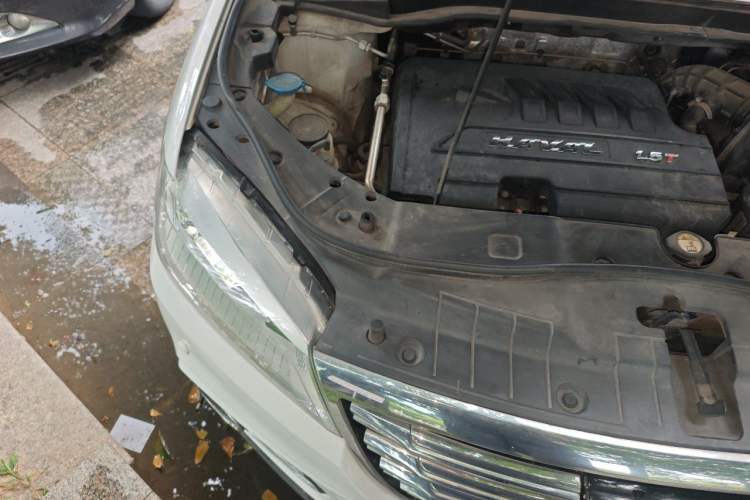 Used Haval H6 2015 Sport Edition 1.5T Manual Two-Wheel Drive Elite Model Engine Bay Right