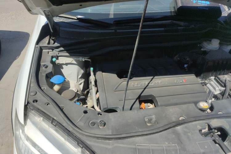 Used Haval H6 2015 Sport Edition 1.5T Manual 4x4 Prestige Model Engine Bay Right
