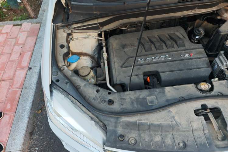 Used Haval H6 2015 Sport Edition 1.5T Automatic Two-Wheel Drive Luxury Model Engine Bay Right