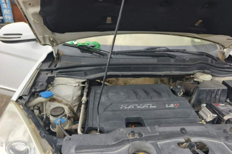 Used Haval H6 2015 Upgraded Model 1.5T Manual Two-Wheel Drive Elite Version Engine Bay Right