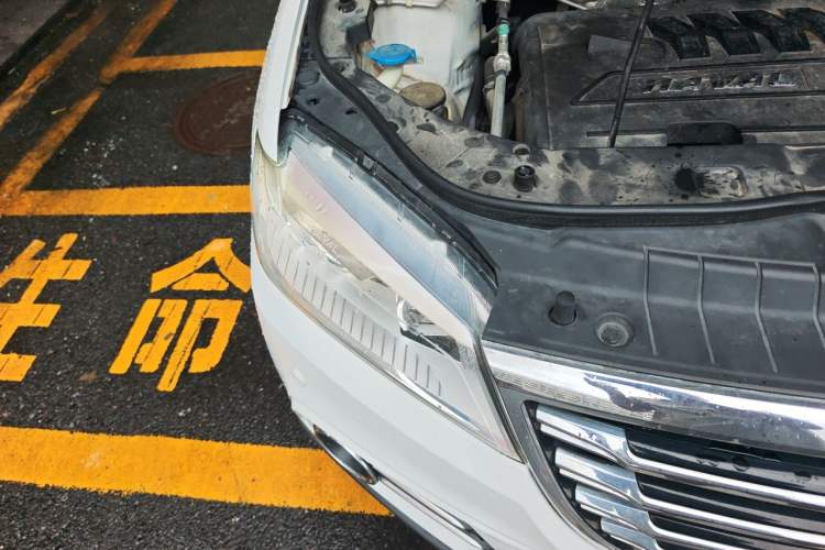 Used Haval H6 2015 Sport Edition 1.5T Automatic Two-Wheel Drive Luxury Model Engine Bay Right