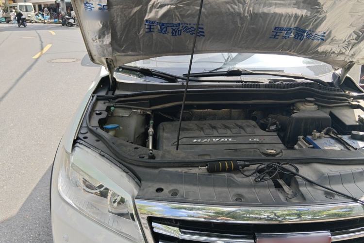 Used Haval H6 2015 Sport Edition 1.5T Automatic Two-Wheel Drive Luxury Model Engine Bay Right