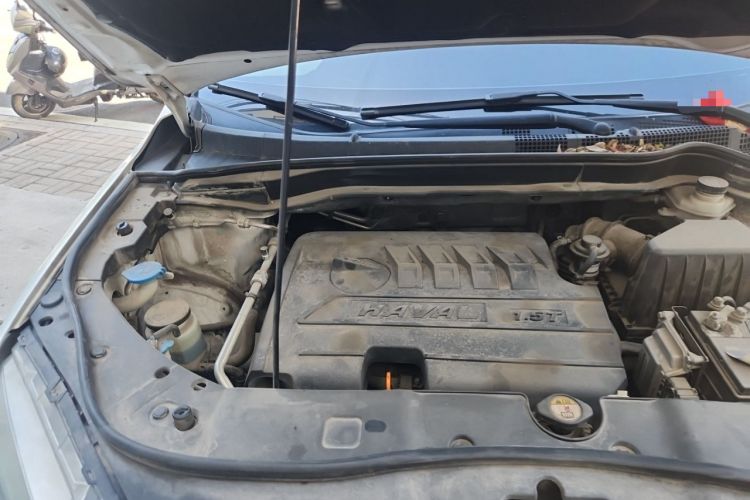 Used Haval H6 2015 Sport Edition 1.5T Automatic Two-Wheel Drive Luxury Model Engine Bay Right