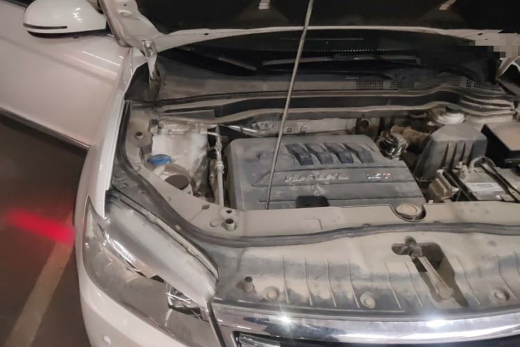 Used Haval H6 2015 Sport Edition 1.5T Automatic Two-Wheel Drive Luxury Model Engine Bay Right