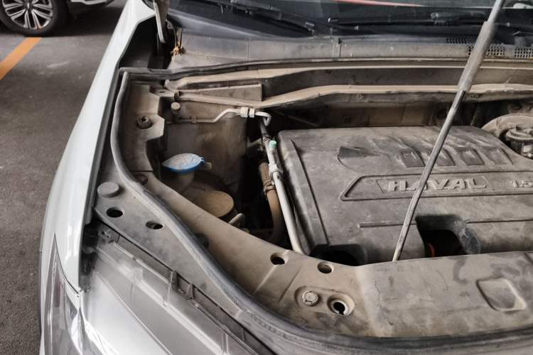 Used Haval H6 2015 Sport Edition 1.5T Manual Two-Wheel Drive Elite Model Engine Bay Right
