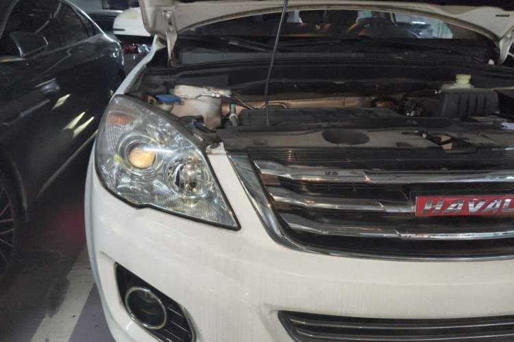 Used Haval H6 2015 Upgraded Model 1.5T Manual Two-Wheel Drive Elite Version Engine Bay Right