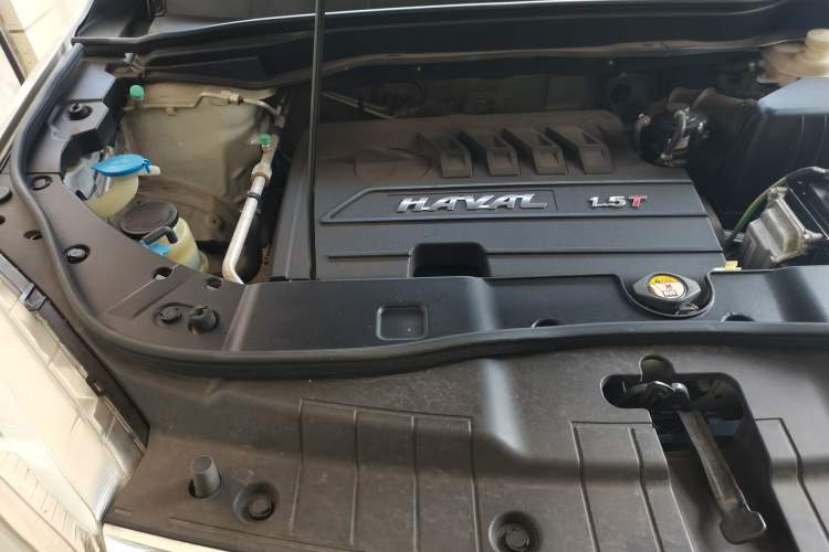 Used Haval H6 2015 Sport Edition 1.5T Automatic Two-Wheel Drive Luxury Model Engine Bay Right