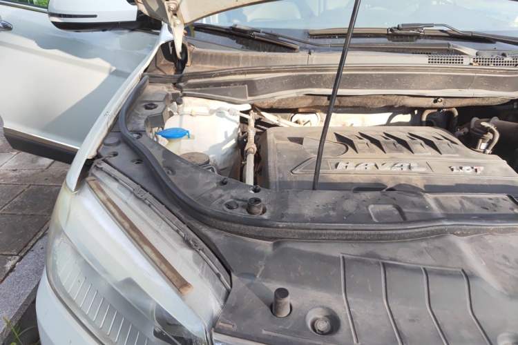 Used Haval H6 2015 Sport Edition 1.5T Automatic Two-Wheel Drive Luxury Model Engine Bay Right