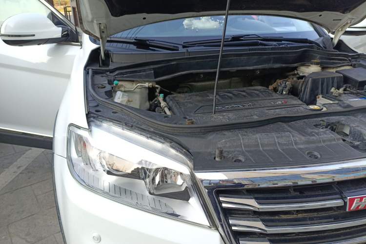 Used Haval H6 2015 Sport Edition 1.5T Automatic Two-Wheel Drive Luxury Model Engine Bay Right