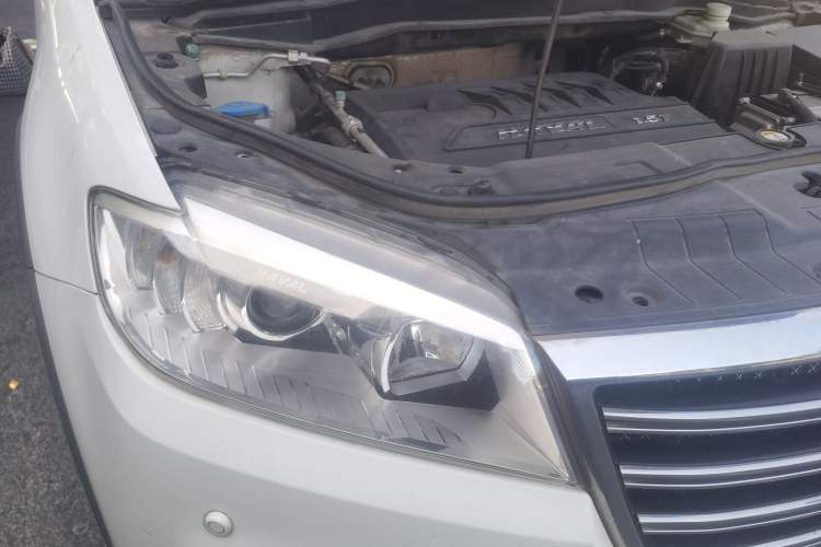 Used Haval H6 2015 Sport Edition 1.5T Manual Two-Wheel Drive Elite Model Engine Bay Right