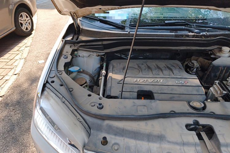 Used Haval H6 2015 Sport Edition 1.5T Automatic Two-Wheel Drive Luxury Model Engine Bay Right