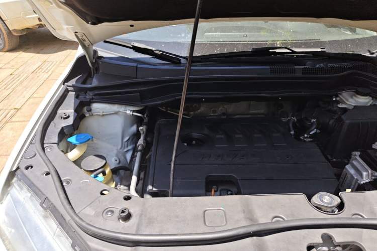 Used Haval H6 2015 Sport Edition 1.5T Automatic Two-Wheel Drive Luxury Model Engine Bay Right