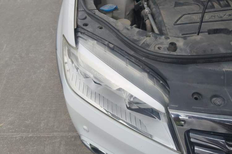 Used Haval H6 2015 Sport Edition 1.5T Automatic Two-Wheel Drive Luxury Model Engine Bay Right