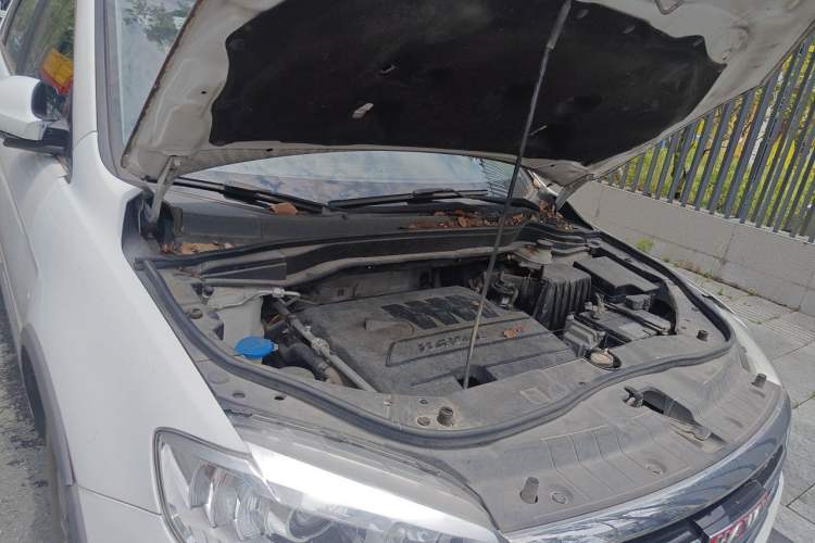 Used Haval H6 2015 Sport Edition 1.5T Automatic Two-Wheel Drive Luxury Model Engine Bay Right