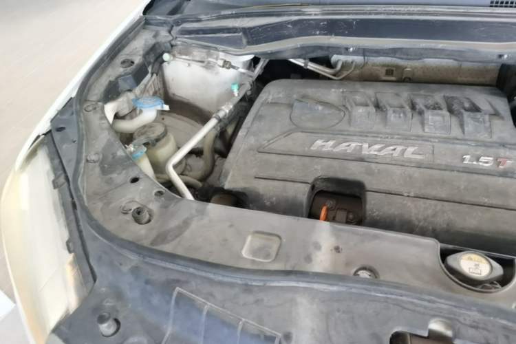 Used Haval H6 2015 Sport Edition 1.5T Automatic Two-Wheel Drive Luxury Model Engine Bay Right
