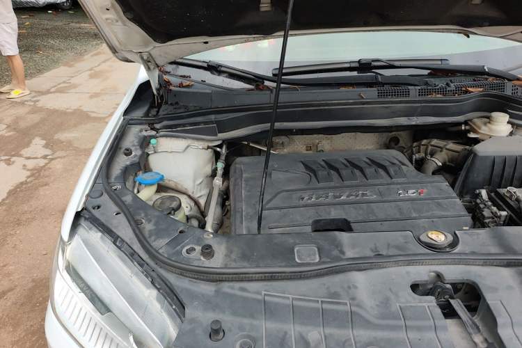 Used Haval H6 2015 Sport Edition 1.5T Manual Two-Wheel Drive Elite Model Engine Bay Right