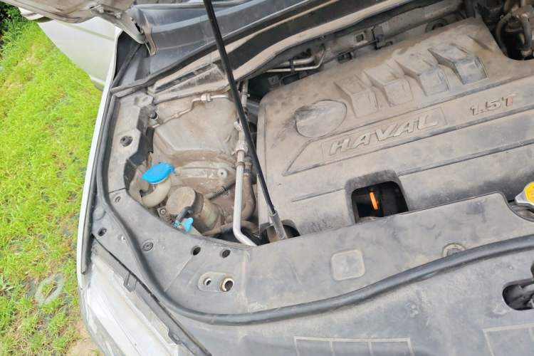 Used Haval H6 2015 Sport Edition 1.5T Automatic Two-Wheel Drive Luxury Model Engine Bay Right