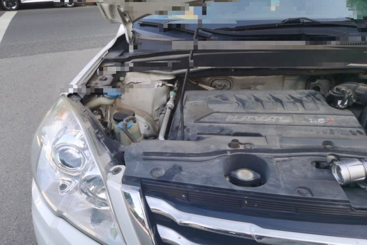 Used Haval H6 2015 Upgraded Model 1.5T Manual Two-Wheel Drive Elite Version Engine Bay Right