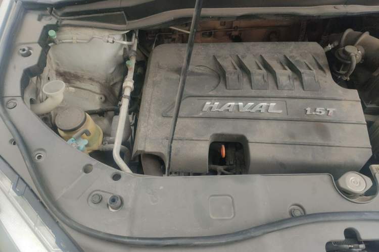 Used Haval H6 2015 Sport Edition 1.5T Automatic Two-Wheel Drive Luxury Model Engine Bay Right