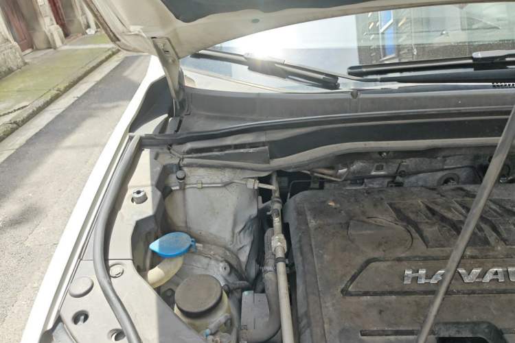 Used Haval H6 2015 Sport Edition 1.5T Automatic Two-Wheel Drive Luxury Model Engine Bay Right