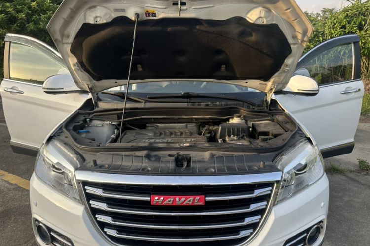 Used Haval H6 2015 Sport Edition 1.5T Automatic Two-Wheel Drive Luxury Model Engine Bay
