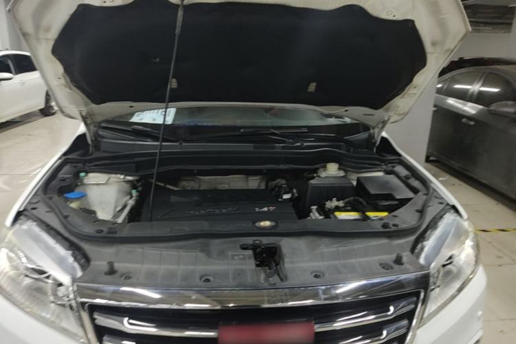 Used Haval H6 2015 Sport Edition 1.5T Automatic Two-Wheel Drive Luxury Model Engine Bay
