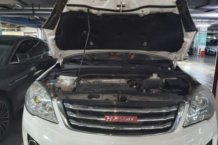 Used Haval H6 2015 Upgraded Model 1.5T Manual Two-Wheel Drive Elite Version Engine Bay