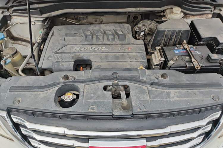 Used Haval H6 2015 Upgraded Model 1.5T Manual Two-Wheel Drive Elite Version Engine Bay