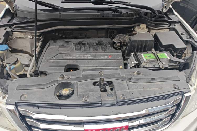 Used Haval H6 2015 Upgraded Model 1.5T Manual Two-Wheel Drive Elite Version Engine Bay