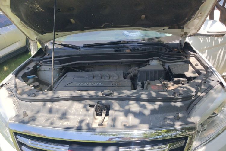 Used Haval H6 2015 Revised Version Sport Edition 1.5T Manual Transmission Two-Wheel Drive Elite Grade Engine Bay