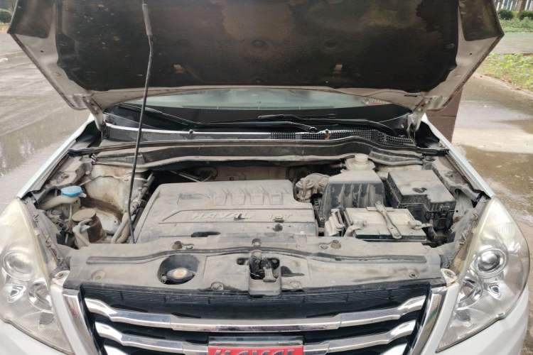 Used Haval H6 2015 Upgraded Model 1.5T Manual Two-Wheel Drive Elite Version Engine Bay